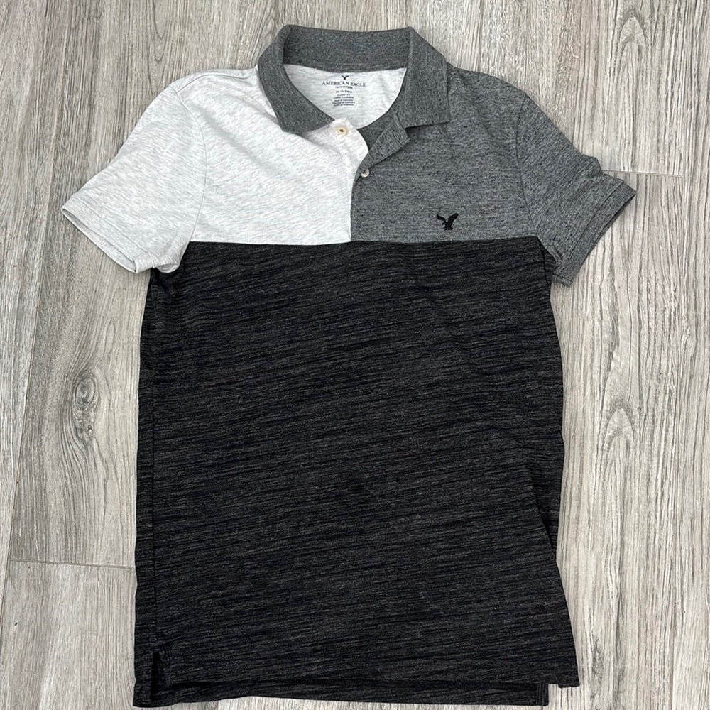 American Eagle Outfitters Gray and Black Polo Shirt Modern Design
